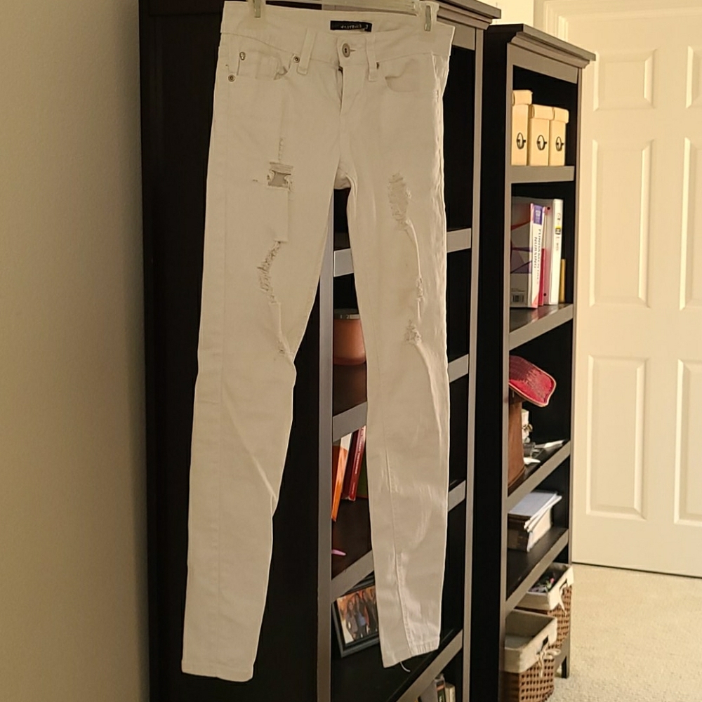 White denim jeans